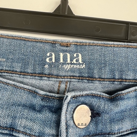 Ana, high-rise skinny jeans size 14 - Picture 5 of 9